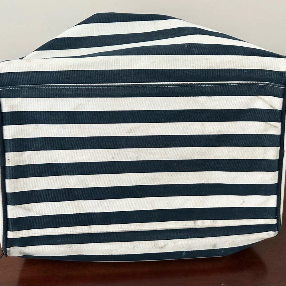 Disney Duffle Bag - Picture 8 of 12